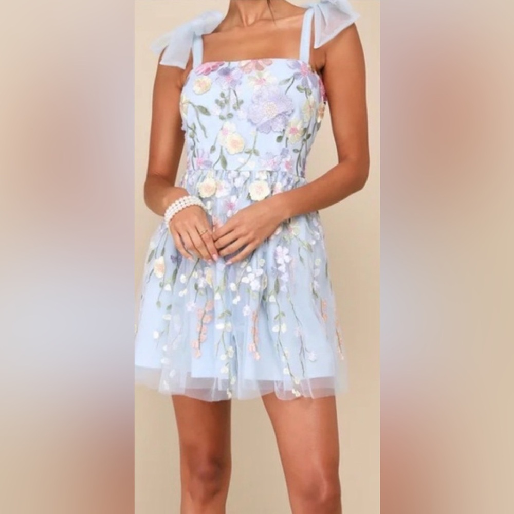 Lulus Classic Romance Blue 3D Floral Applique Tie-Strap Mini Dress. NWT SZ L